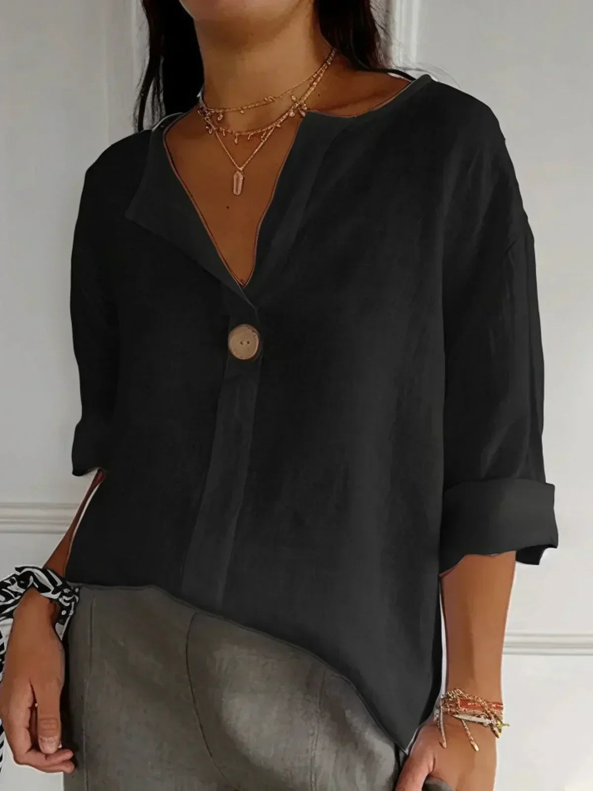 NAYLA™ - Blouse décontractée à col en V